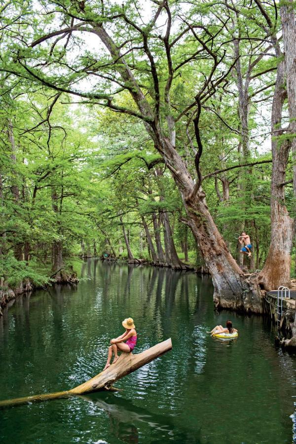Hill Country Haute N Haus Relax And Renew Fischer Eksteriør billede