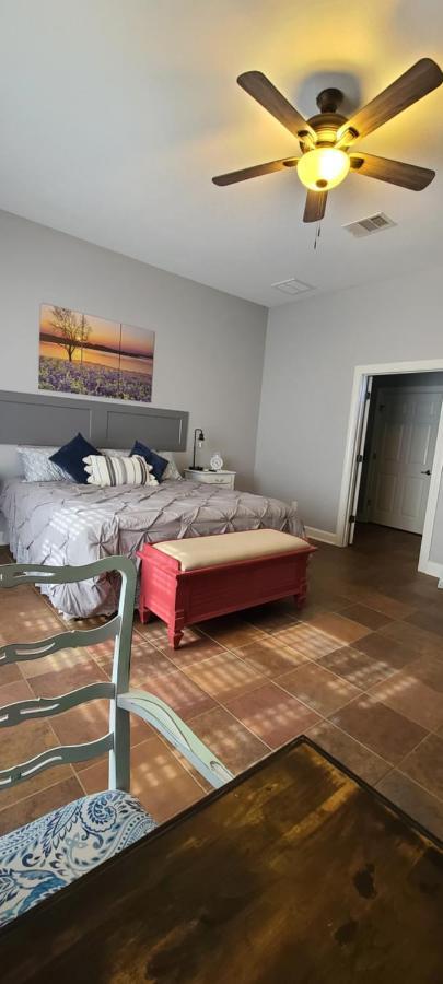 Hill Country Haute N Haus Relax And Renew Fischer Eksteriør billede